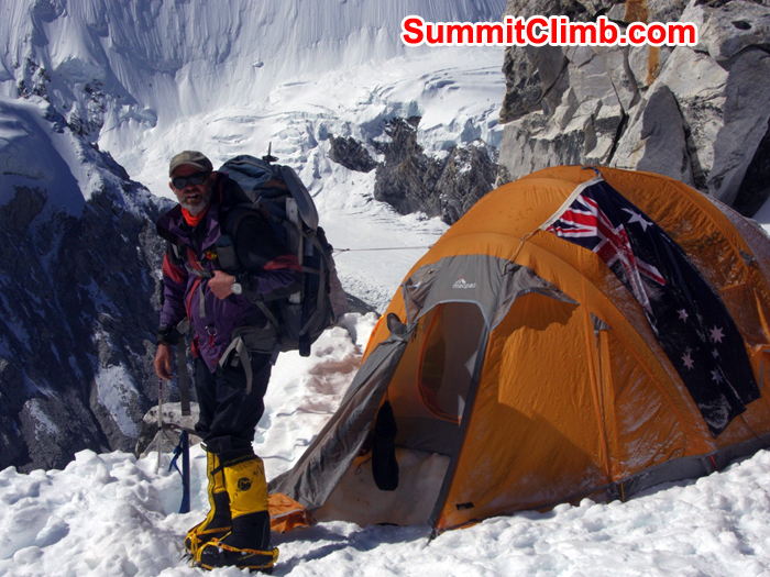 Shawn starting from camp 1. Photo Detlef Buckwitz